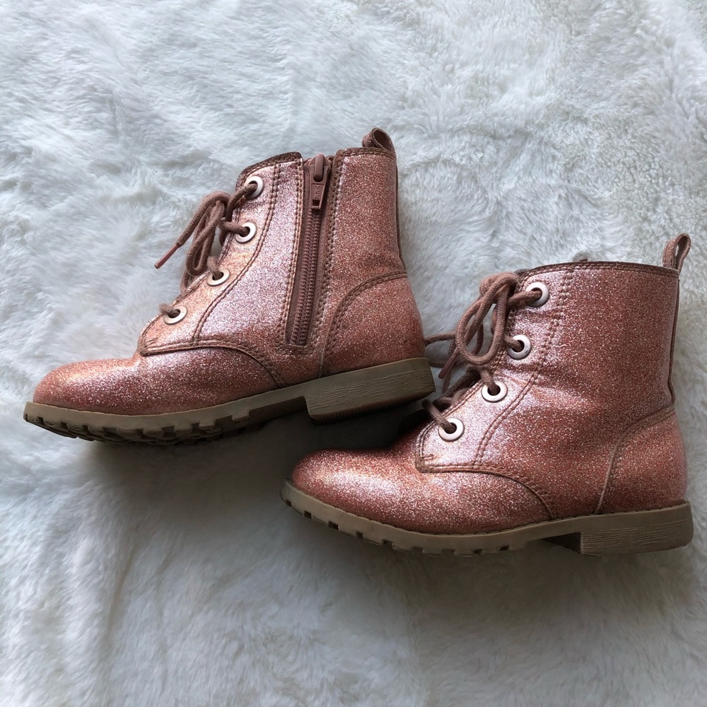 Pink sparkly boots!
